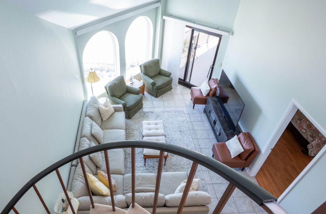 9002 Palmetto Drive Photo 5