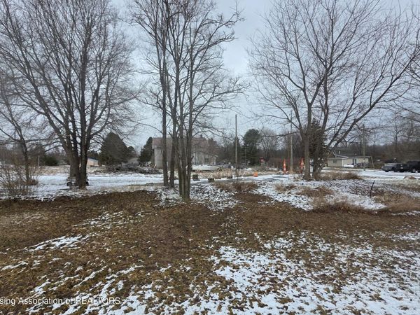 8 - 10 S 5th Street, Morley, MI 49336