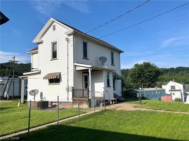 55500 National Road, Bridgeport, OH 43912 Photo 3