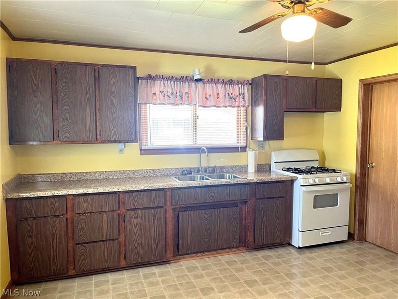 55500 National Road, Bridgeport, OH 43912 Photo 7