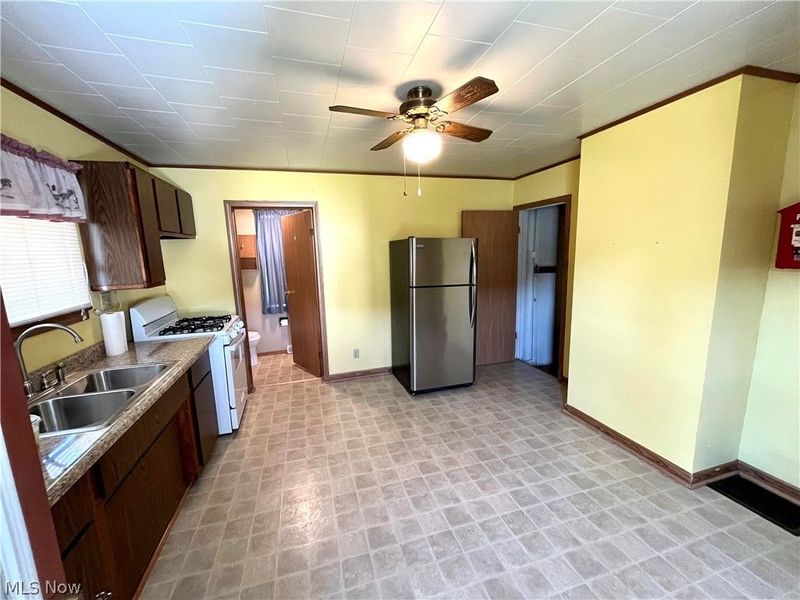 55500 National Road, Bridgeport, OH 43912 Photo 8