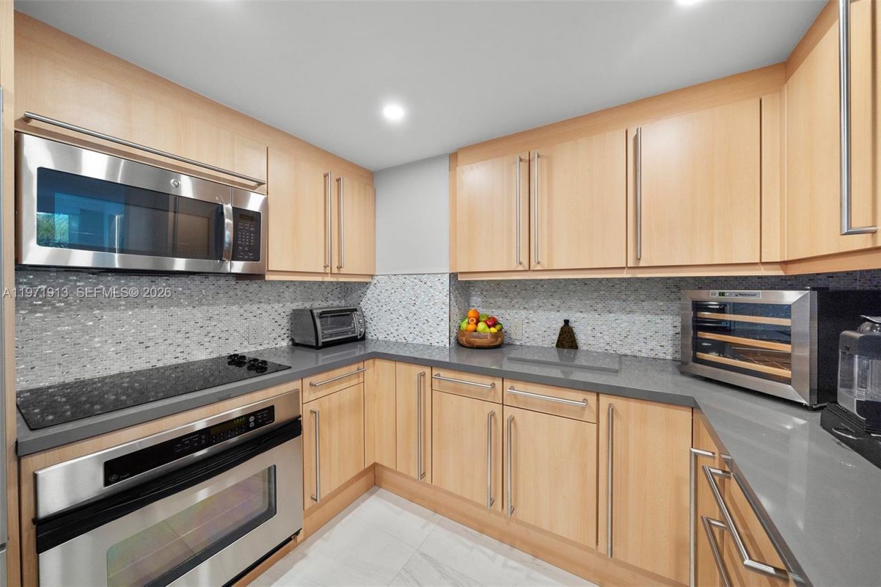 226 Ocean Dr , Unit 3C, Miami Beach, FL 33139 Photo