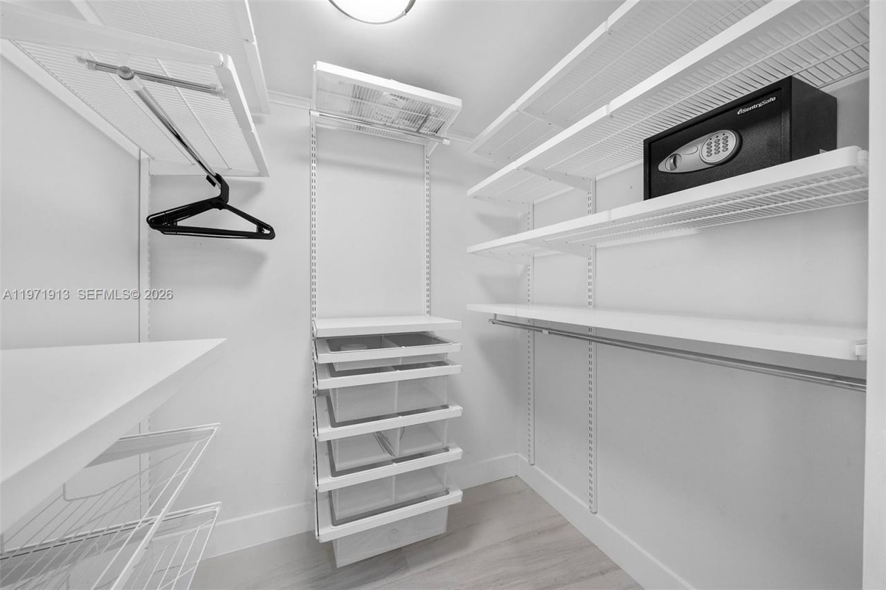 226 Ocean Dr , Unit 3C, Miami Beach, FL 33139 Photo