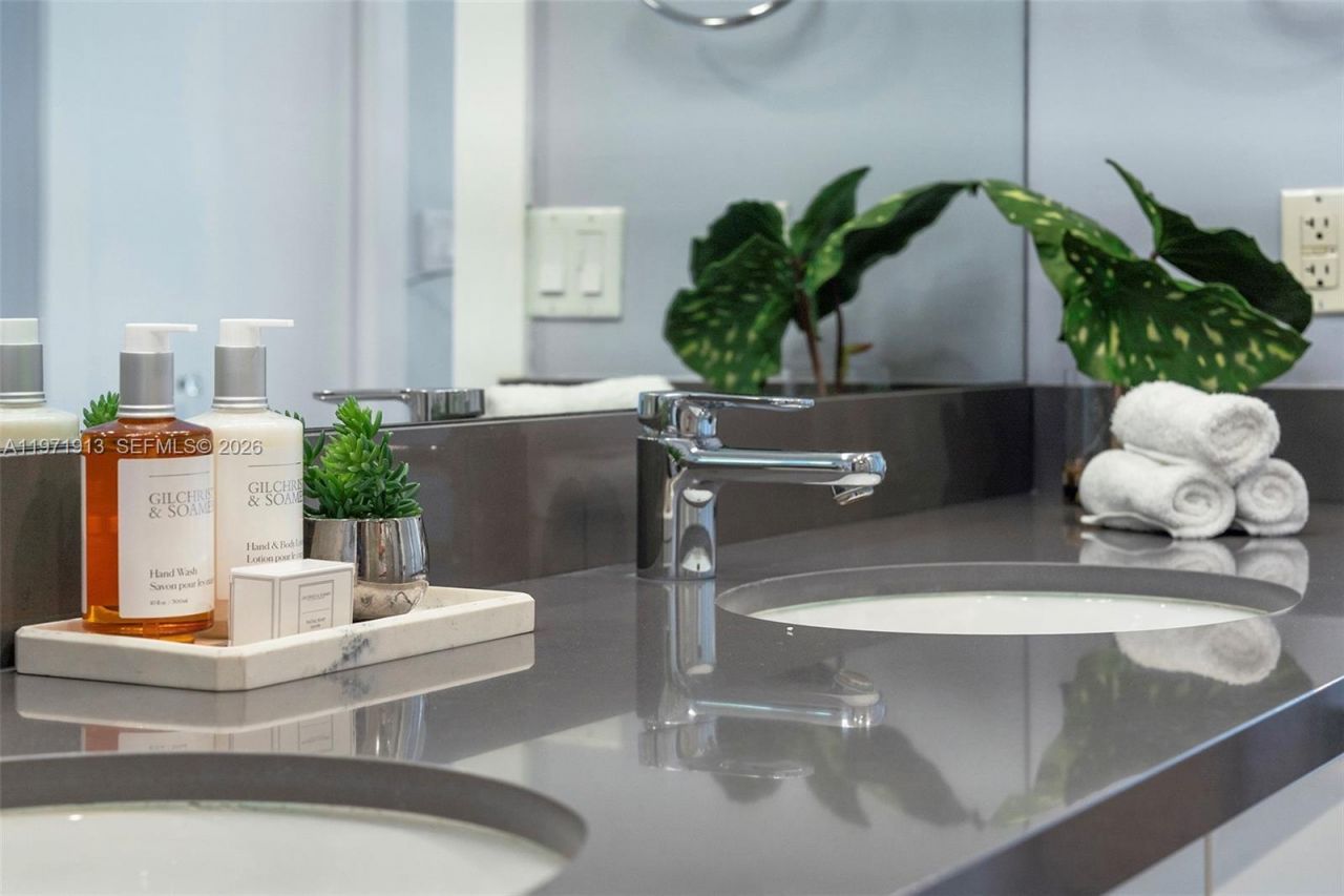 226 Ocean Dr , Unit 3C, Miami Beach, FL 33139 Photo