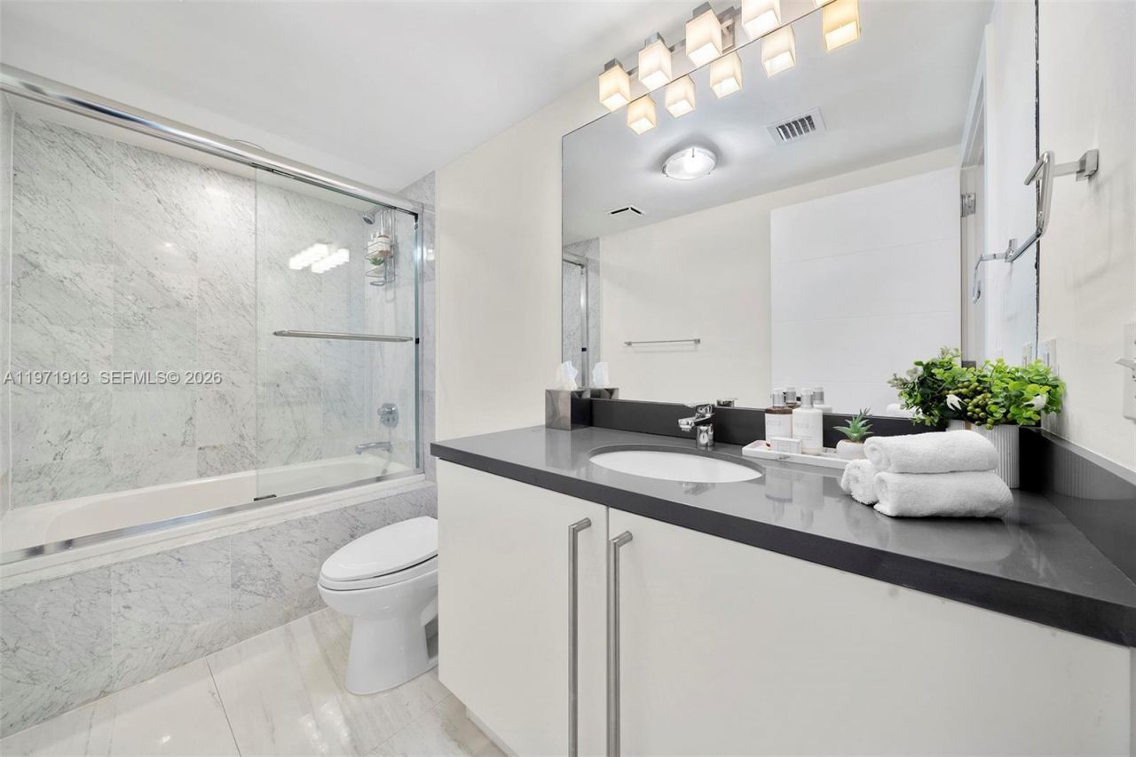 226 Ocean Dr , Unit 3C, Miami Beach, FL 33139 Photo