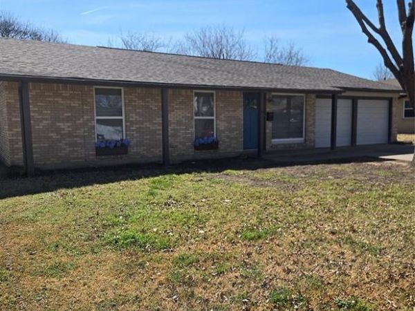 417 Lena Lane, Burleson, TX 76028