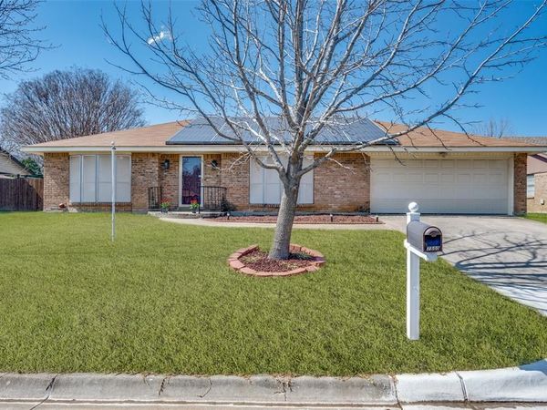 7505 Mapleleaf Drive, North Richland Hills, TX 76182