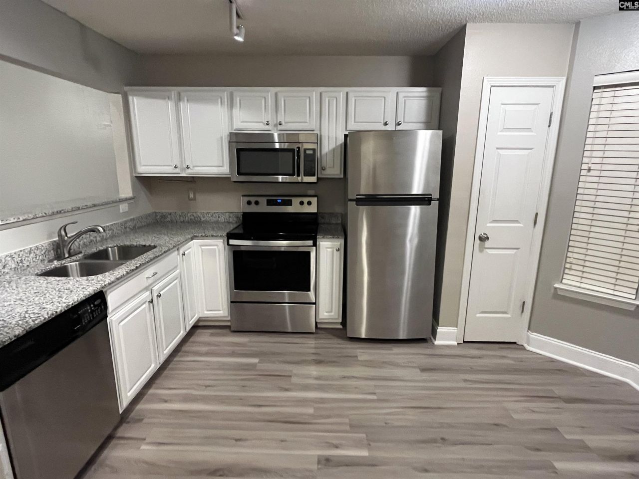 400 Summit Townes Way  Photo 7