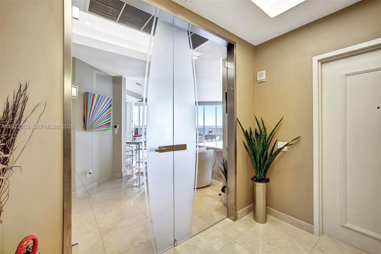 21200 Point Pl , Unit PH2804, Aventura, FL 33180 Photo