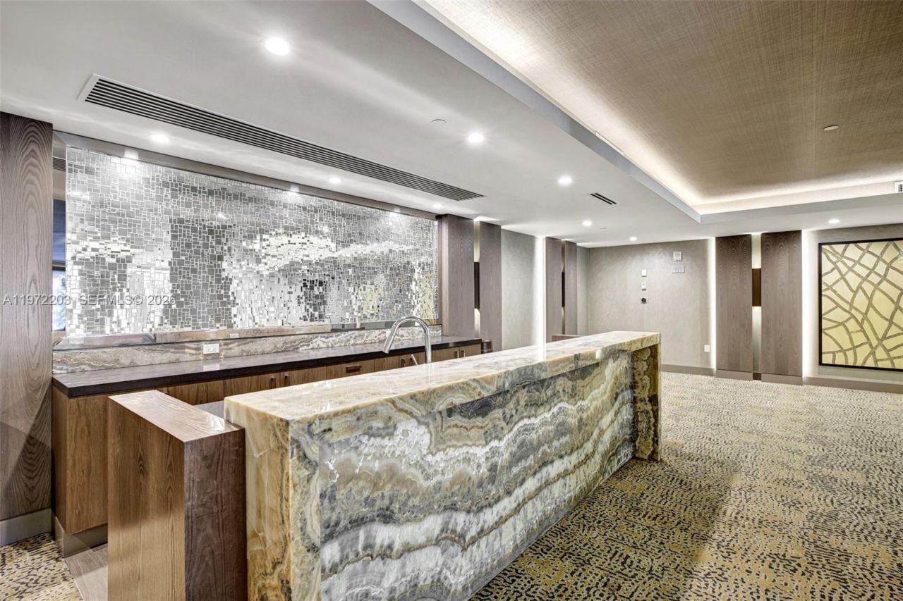 21200 Point Pl , Unit PH2804, Aventura, FL 33180 Photo