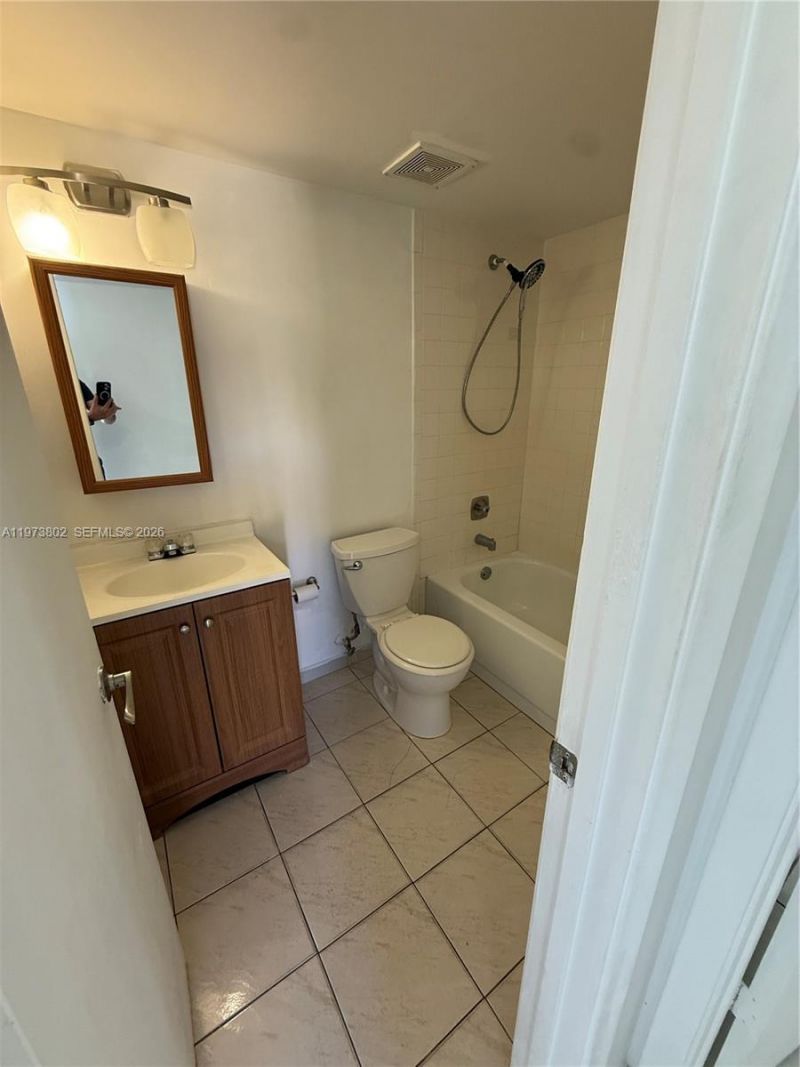 2540 W 67th Pl , Unit 202-28, Hialeah, FL 33016 Photo