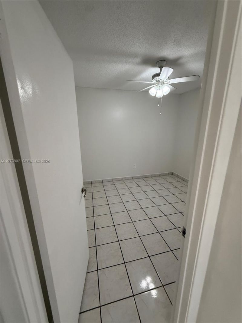 2540 W 67th Pl , Unit 202-28, Hialeah, FL 33016 Photo