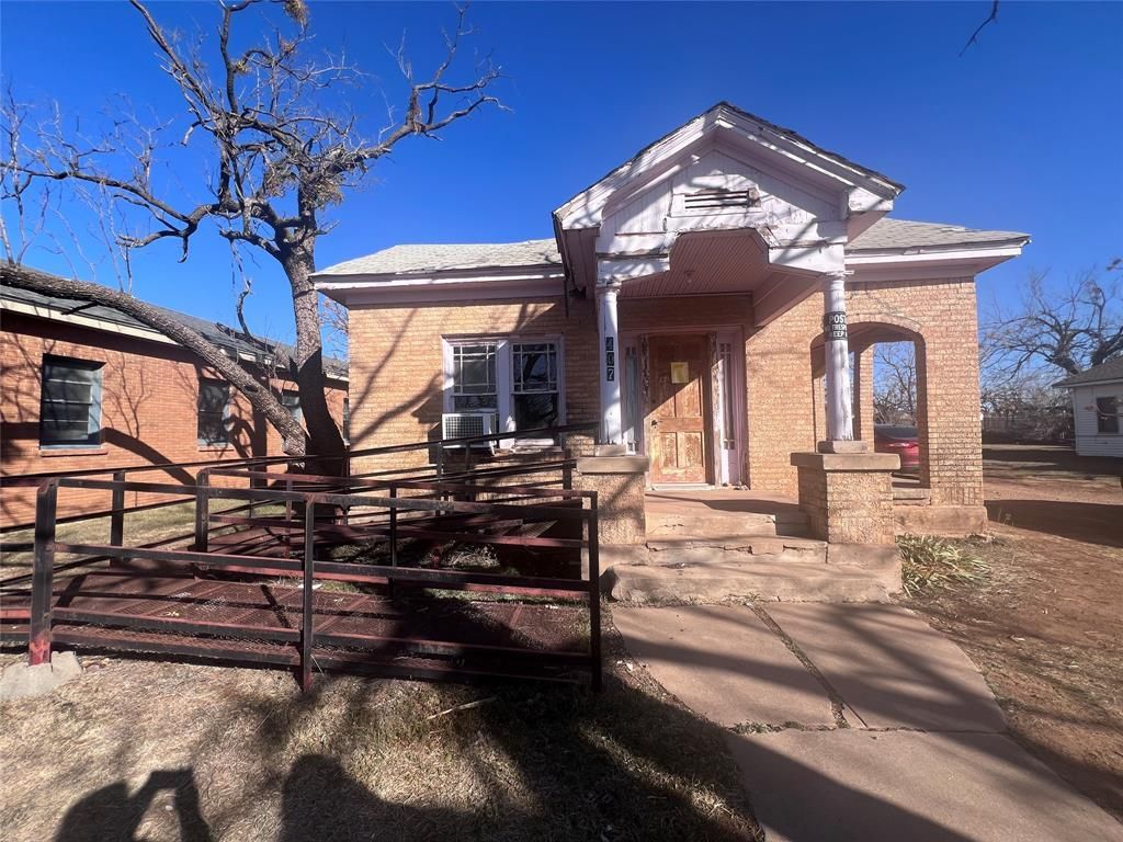 407 Commercial Avenue, Anson, TX 79501 Main Photo