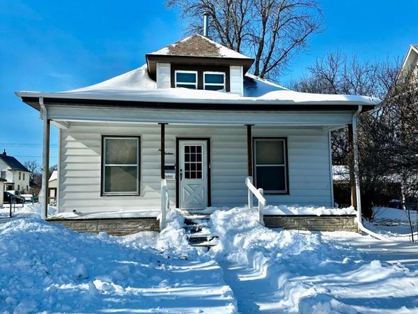 916 S 1st Street, Aberdeen, SD 57401