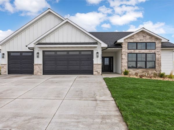 230 Howard Ave NW , Swisher, IA 52338