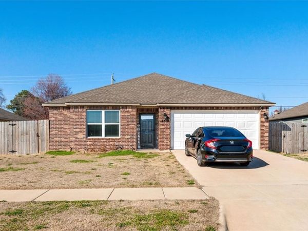 2313 S Silver Street , Siloam Springs, AR 72761