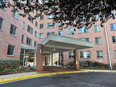 3000 SPOUT RUN PARKWAY, Unit B311, ARLINGTON, VA 22201