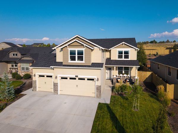 2750 SW 46th Court, Redmond, OR 97756