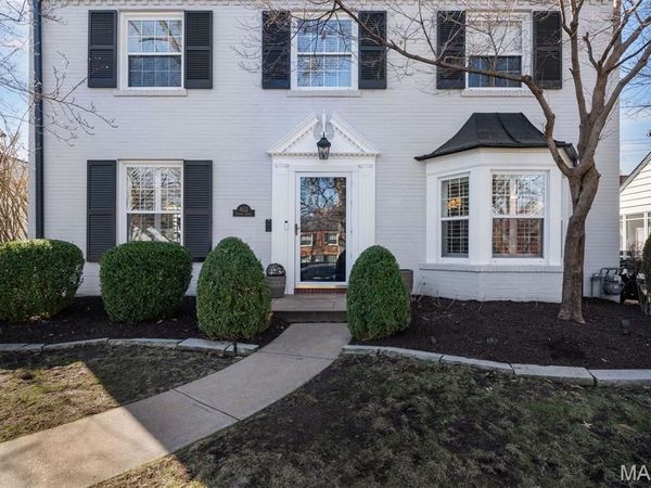 8122 Gannon Avenue, University City, MO 63130