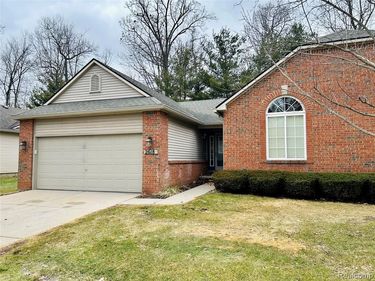 2618 Woodcliff Trail, Hartland Twp, MI 48353