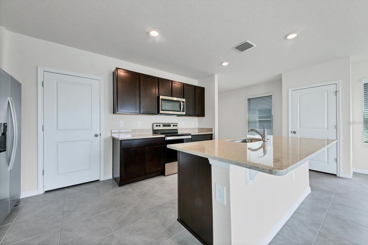 3279 Hilltop Circle, Lakewood Ranch, FL 34211 Photo