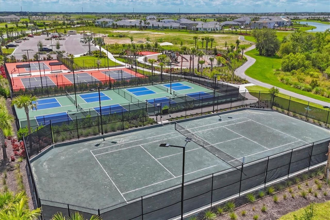 3279 Hilltop Circle, Lakewood Ranch, FL 34211 Photo