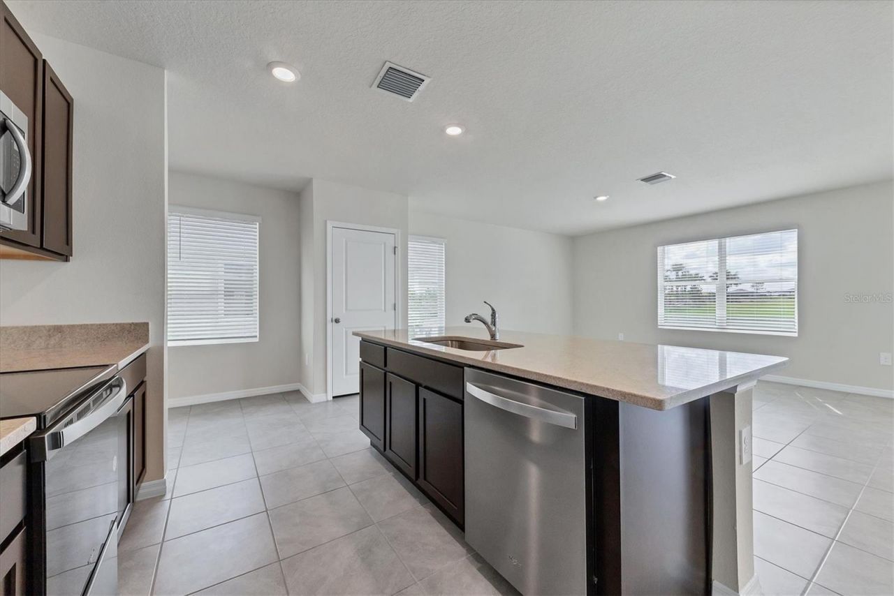 3279 Hilltop Circle, Lakewood Ranch, FL 34211 Photo