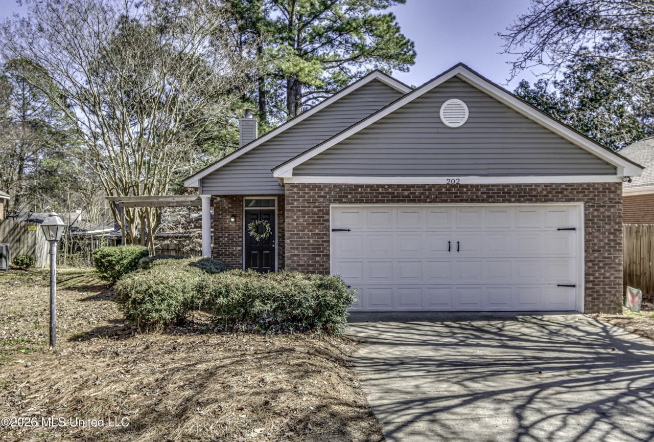 202 Commonwealth Avenue, Brandon, MS 39047 Main Photo
