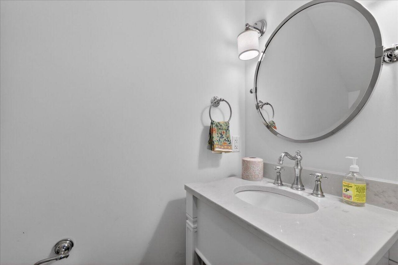 1461 Hale Road Photo 22