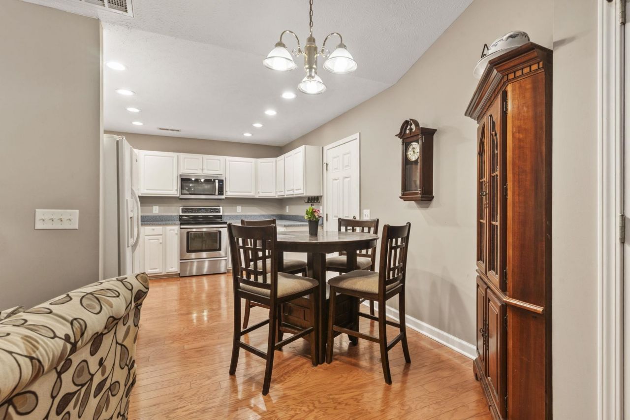 155 Retreat Pl.  Photo 10