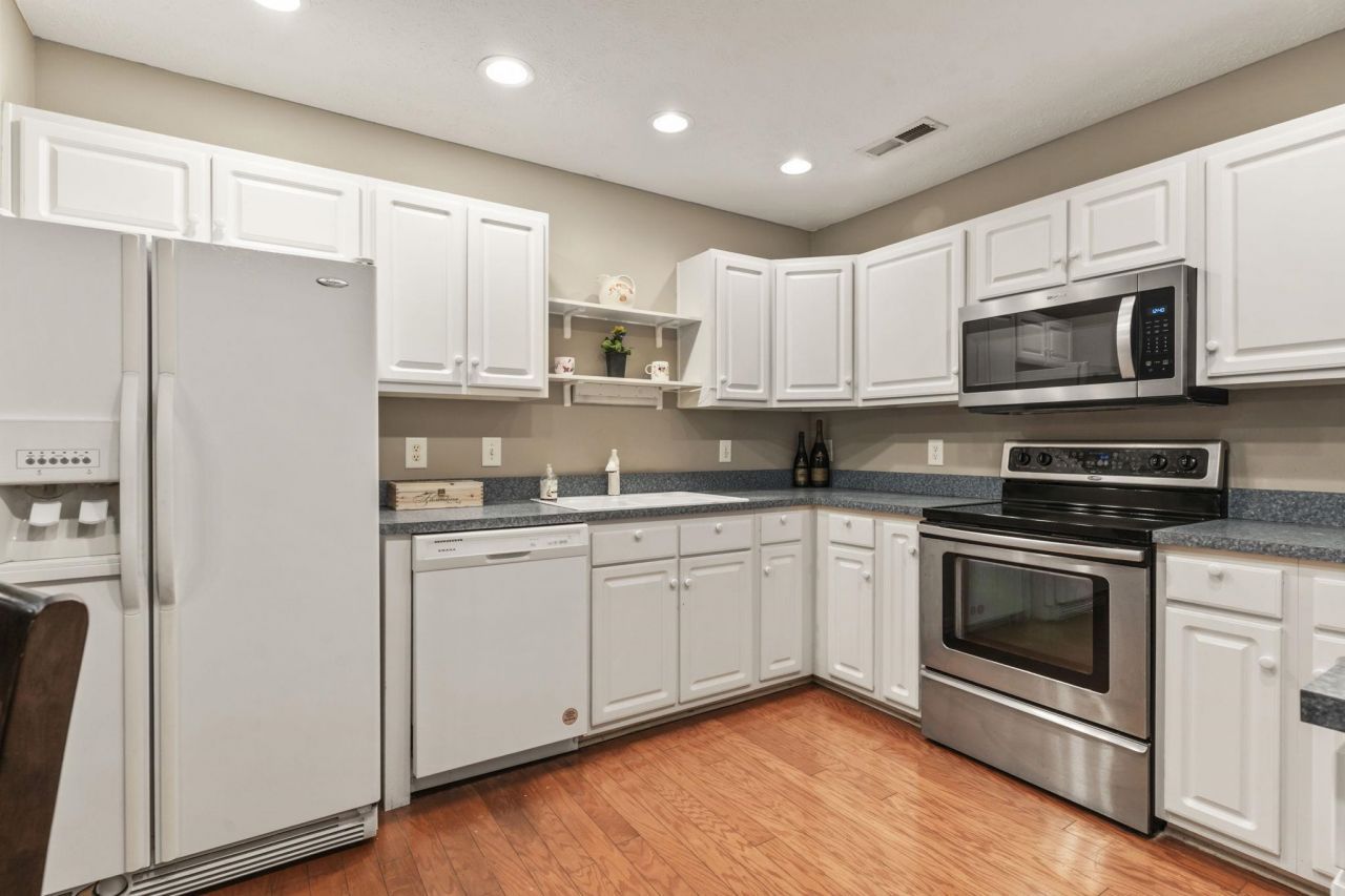 155 Retreat Pl.  Photo 12