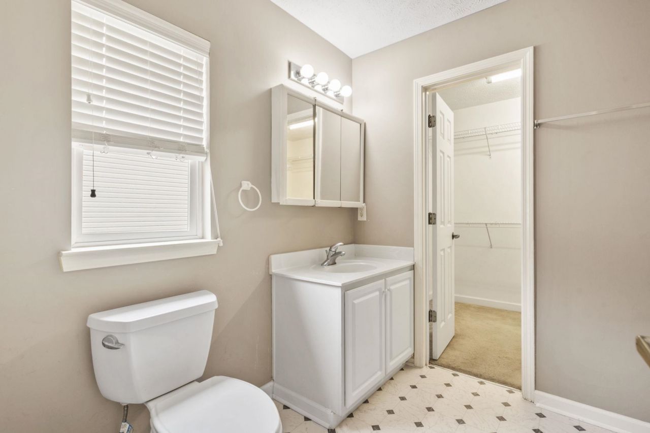 155 Retreat Pl.  Photo 16