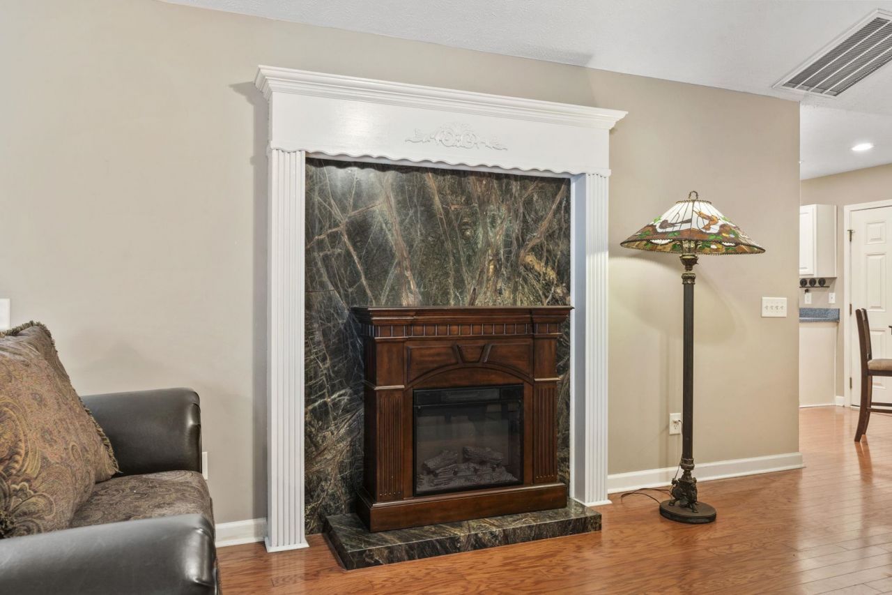 155 Retreat Pl.  Photo 9