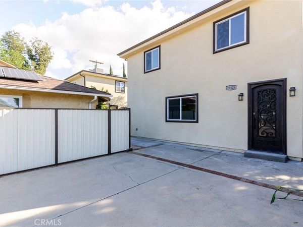 17428 Roscoe Boulevard, Northridge, CA 91325