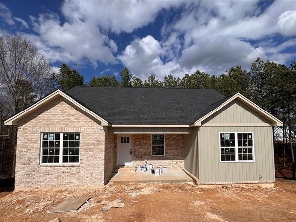 119 Rons Court NW, Calhoun, GA 30701