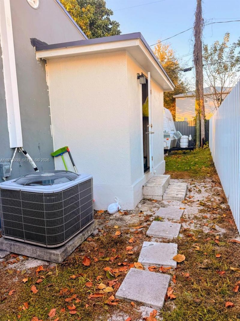 2281 NW 81st Ter , Miami, FL 33147 Photo