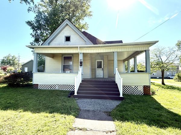 811 N Market Street, Marion, IL 62959