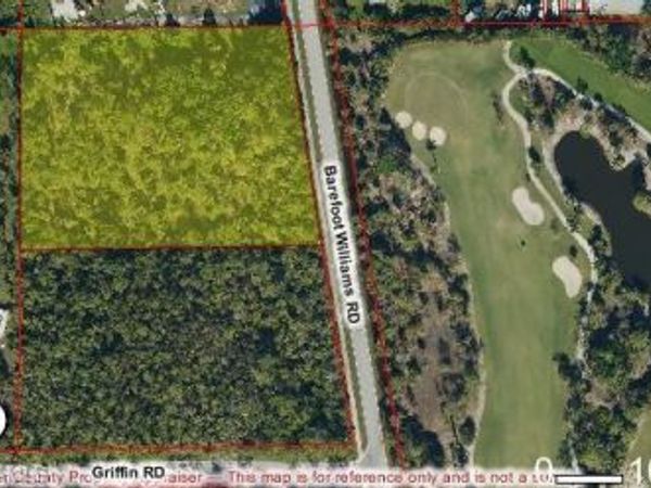 1095 Barefoot Williams RD, NAPLES, FL 34113