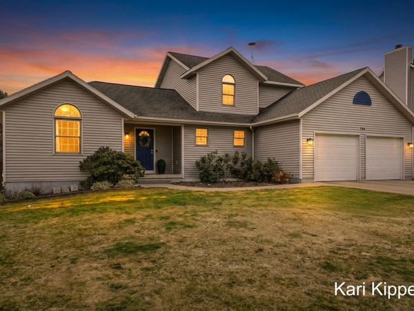 158 Teasel Street NE, Comstock Park, MI 49321