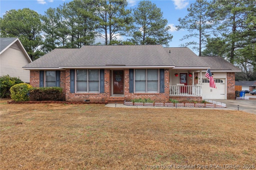 909 Flintwood Road, Fayetteville, NC 28314 Main Photo