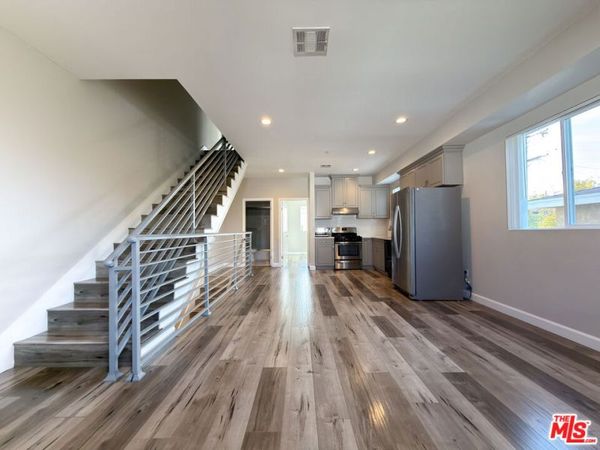 5651 1/2 Willowcrest Ave, North Hollywood, CA 91601