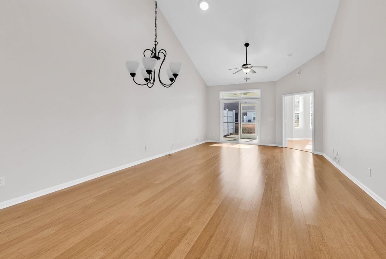 1534 - D Palmina Loop  Photo 16