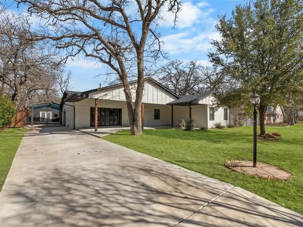 2819 Yorkshire Street , Irving, TX 75061