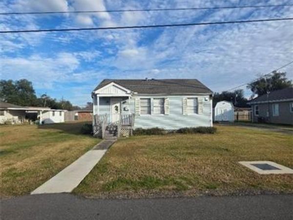 526 W B Street , Norco, LA 70079
