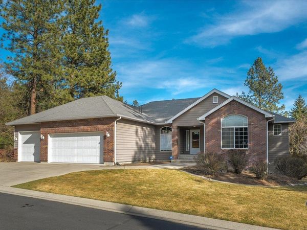 7010 N EAST BLUFF Ct, Spokane, WA 99218