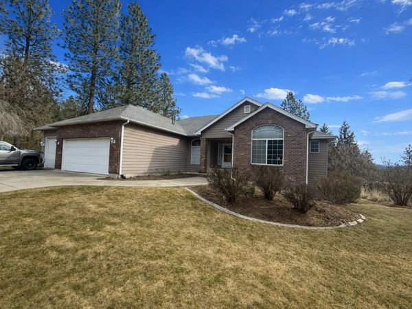 7010 N EAST BLUFF Ct, Spokane, WA 99218