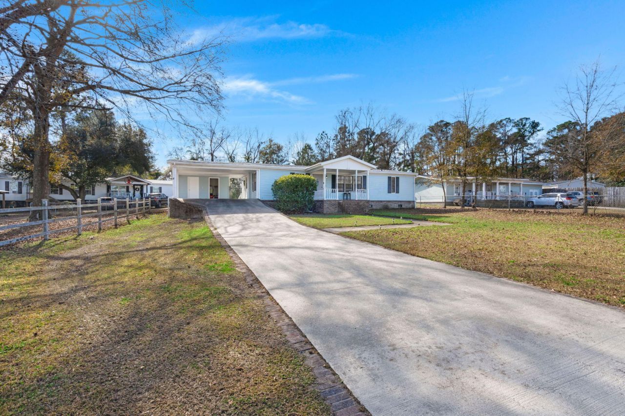 1214 Ellie Court Photo 3