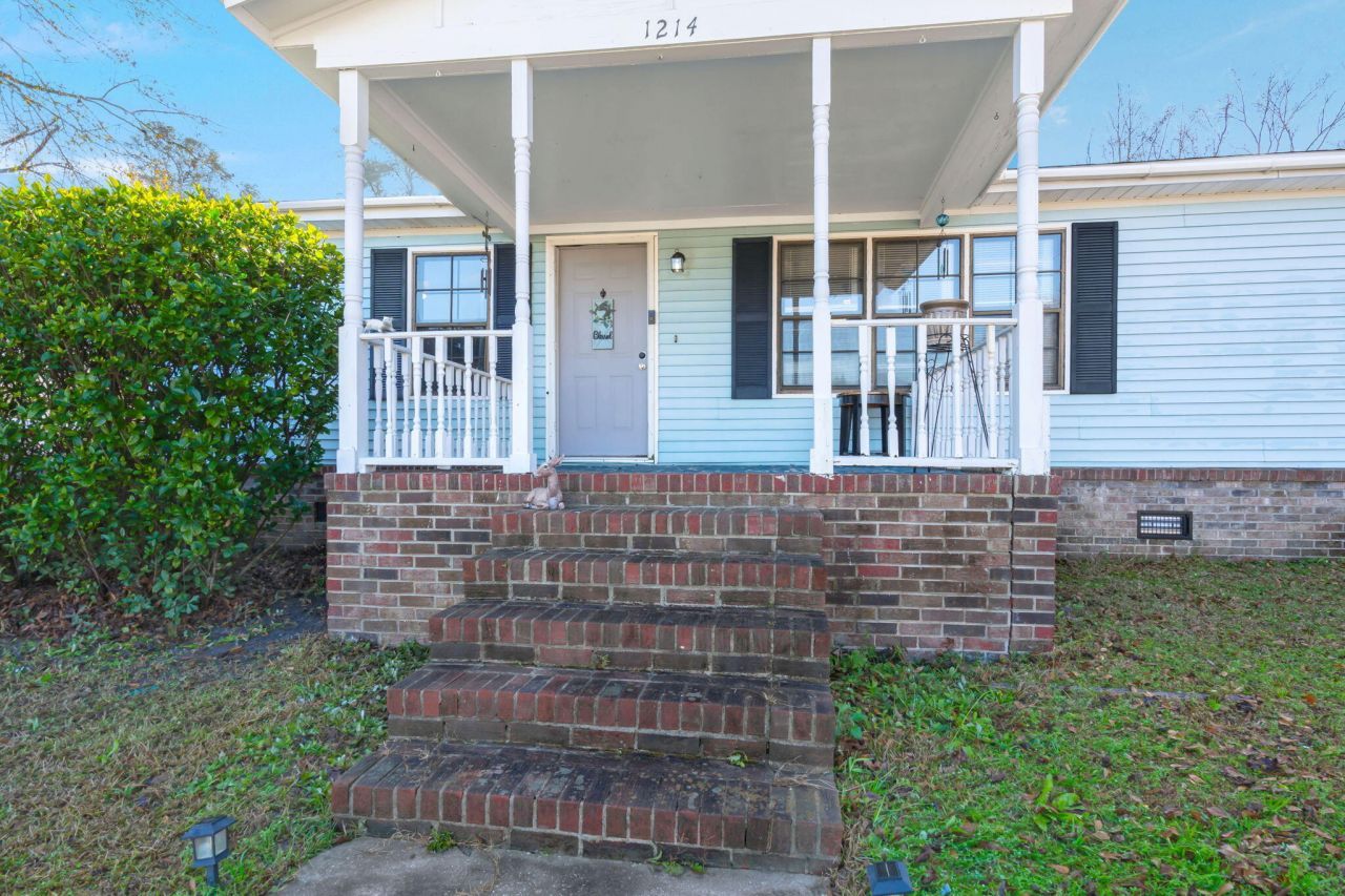 1214 Ellie Court Photo 5