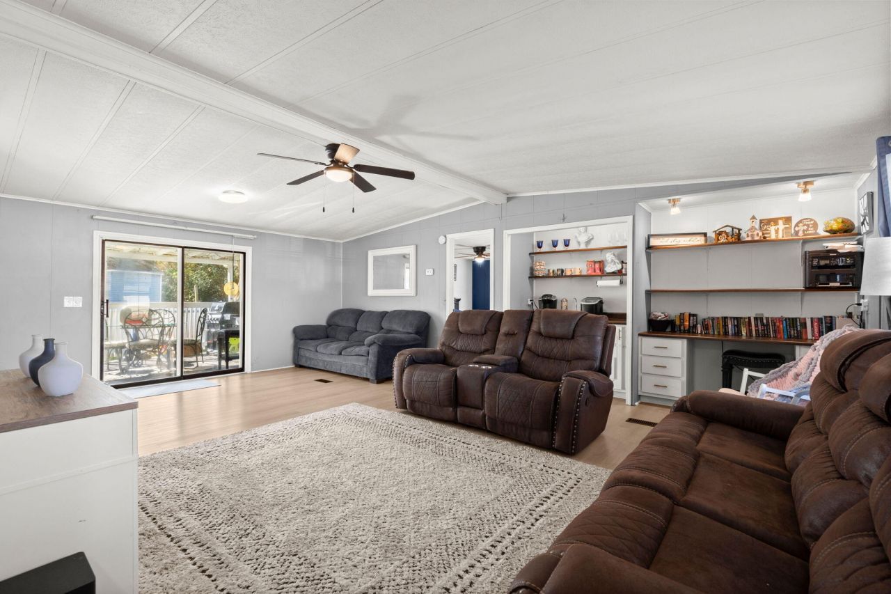 1214 Ellie Court Photo 8