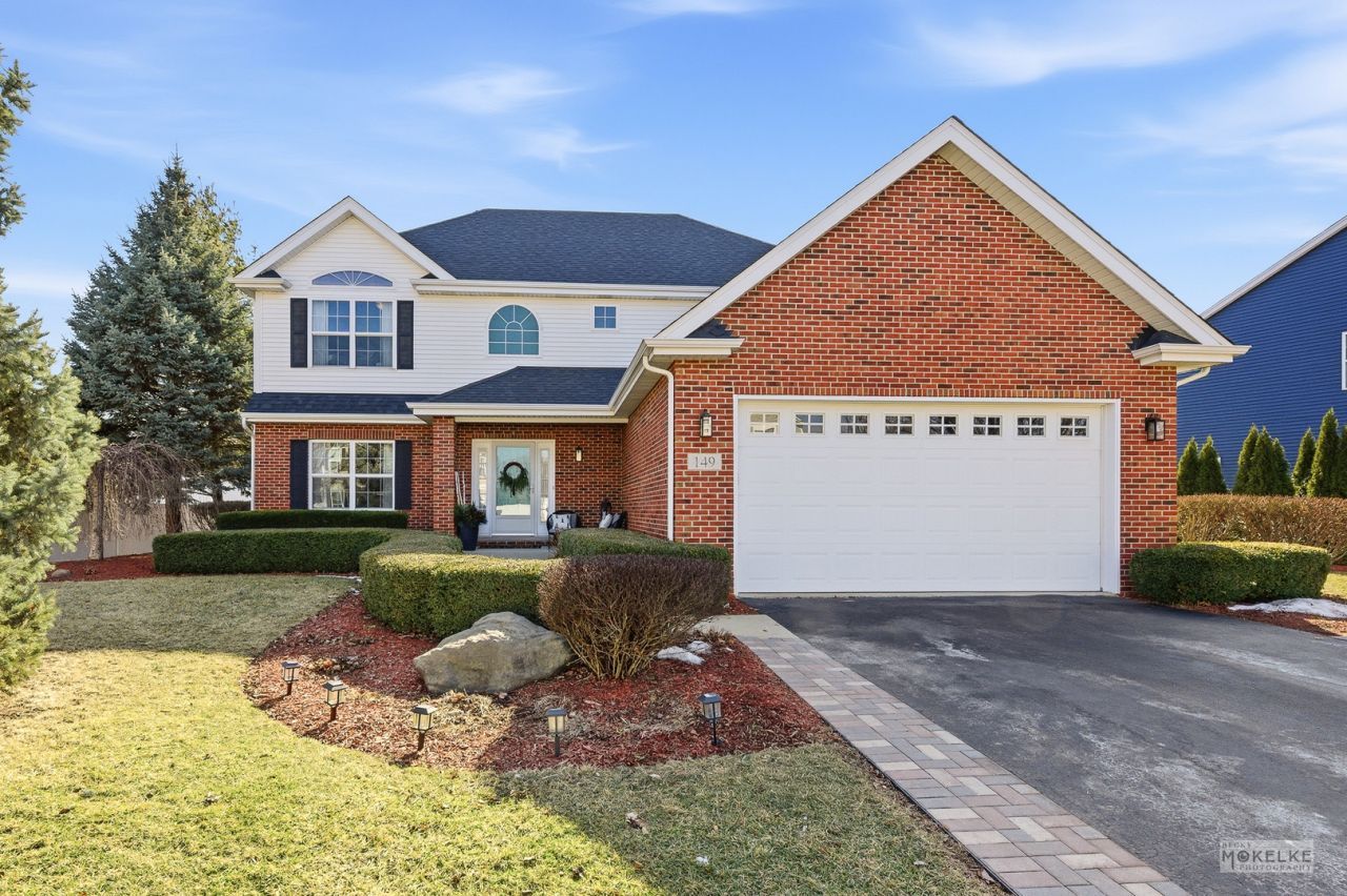 149 N Willowwood Drive, Oswego, IL 60543 Main Photo